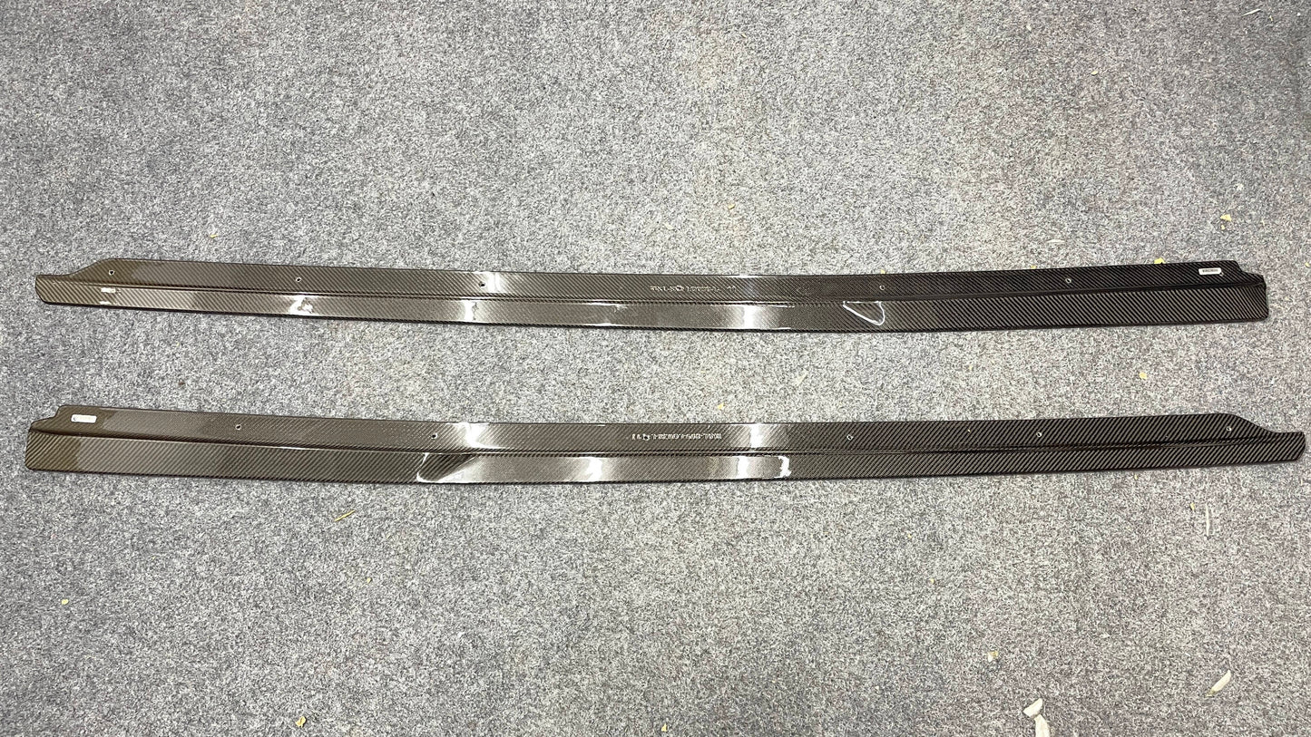 V Style Carbon Fiber Sideskirts - Audi R8