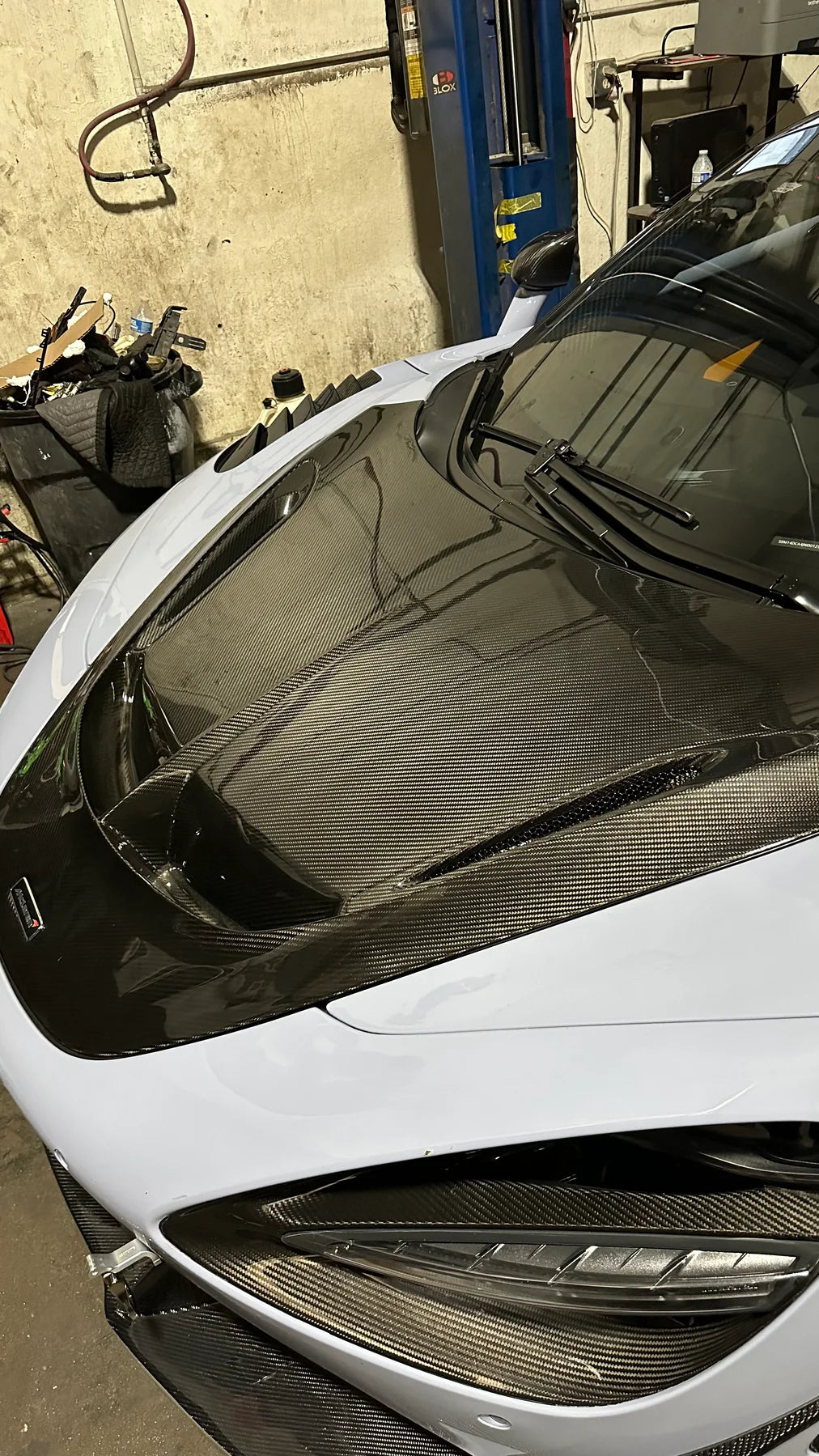 V-Style Carbon Fiber Hood Bonnet- McLaren 720S