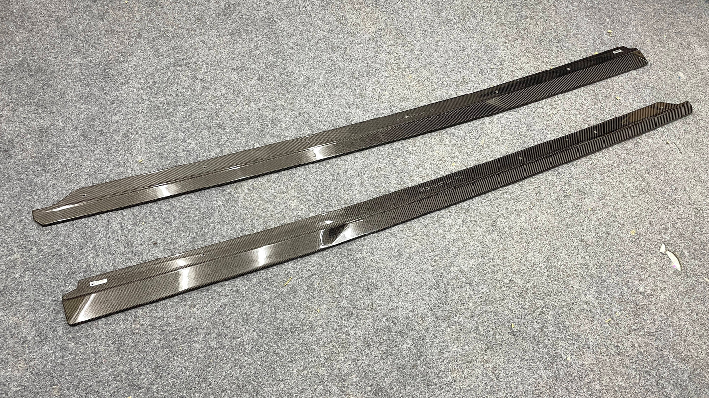 V Style Carbon Fiber Sideskirts - Audi R8