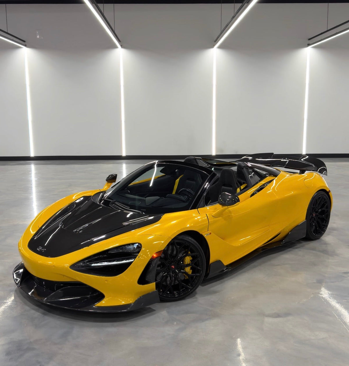 R Style Dry Carbon Fiber Hood Bonnet - McLaren 720S