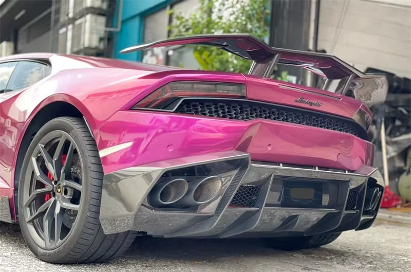 V style Carbon Fiber Wing - Lamborghini Huracan