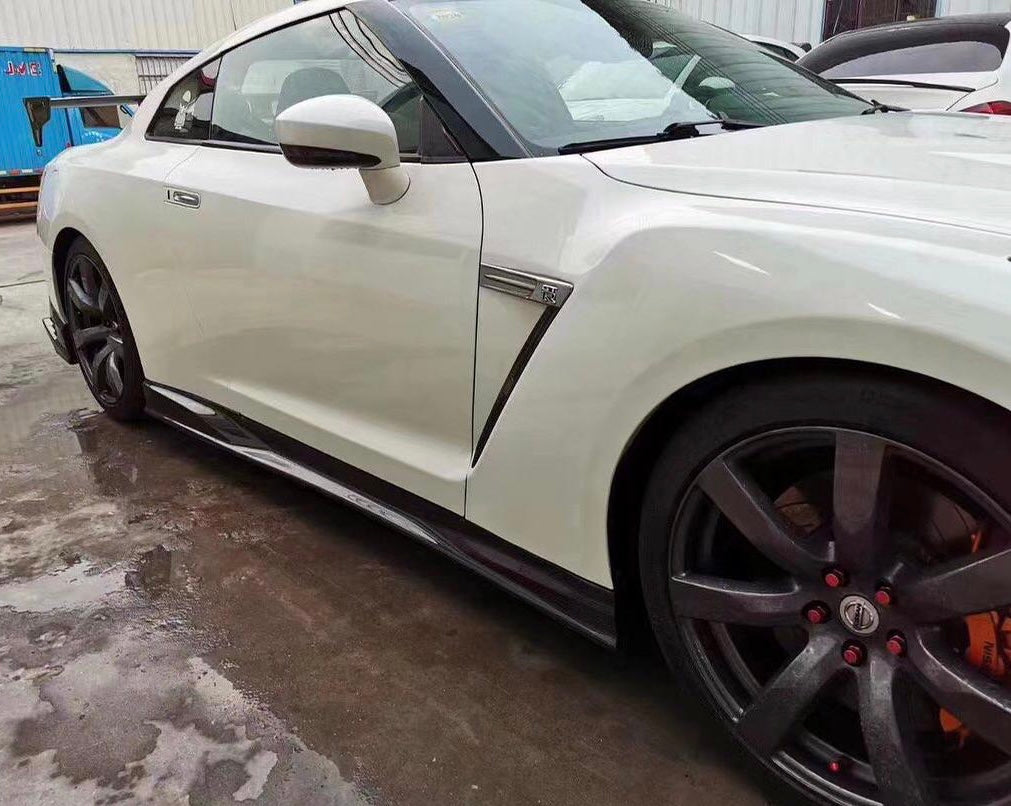Nissan GTR R35 Carbon Fiber TS Style Side Skirts