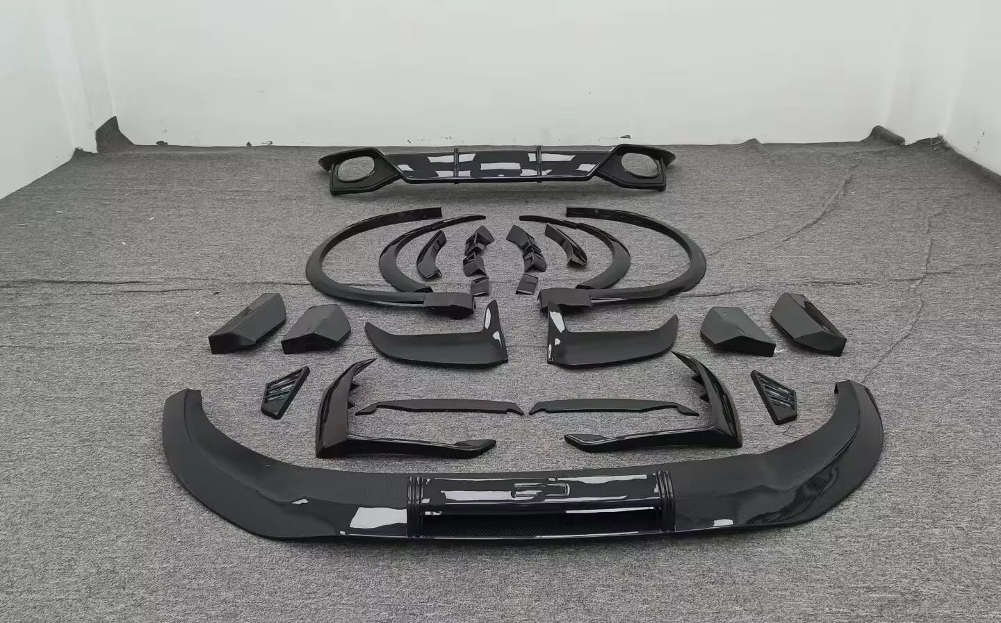 Carbon Fiber AT Style BodyKit - Audi SQ8