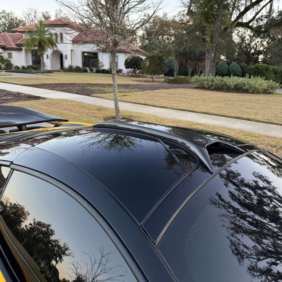 Novi Style Dry Carbon Fiber Roof Air Intake Scoop - McLaren 720S Coupe