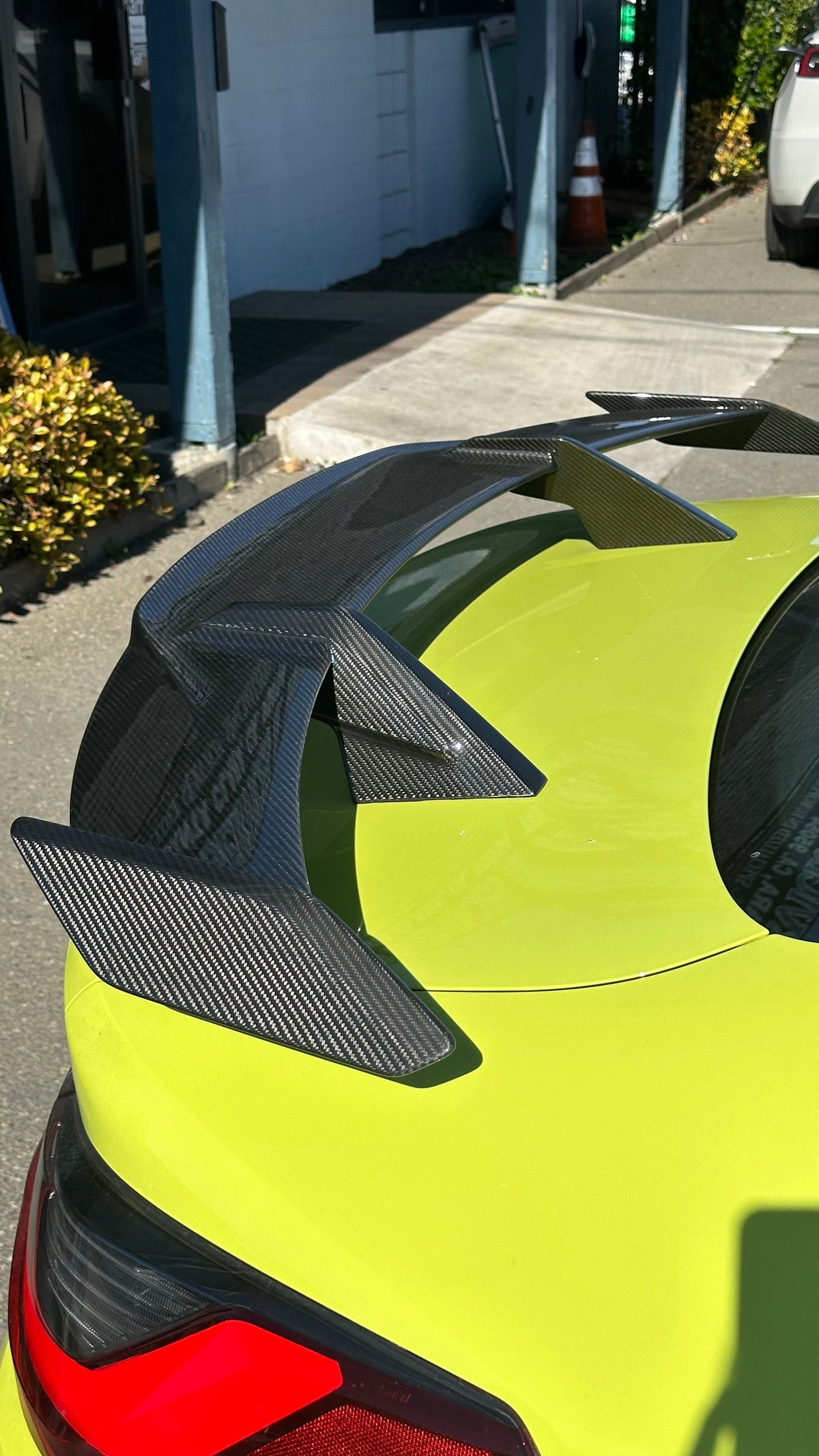 MP Style Carbon Fiber Flow-Through Rear Spoiler Wing – BMW G80 M3 & G82/G83 M4 (2020+)