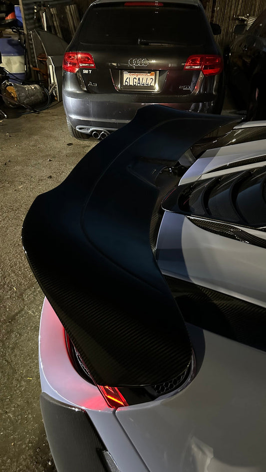 V Style Carbon Fiber Rear Spoiler Wing - McLaren 720S