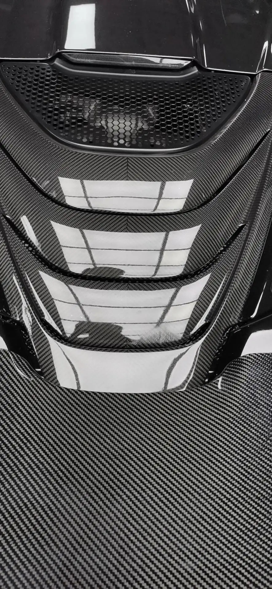 Dry Carbon Fiber Rear Engine Cover - McLaren 720S Spider (2019–2023)
