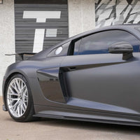 V Style Carbon Fiber Sideskirts - Audi R8