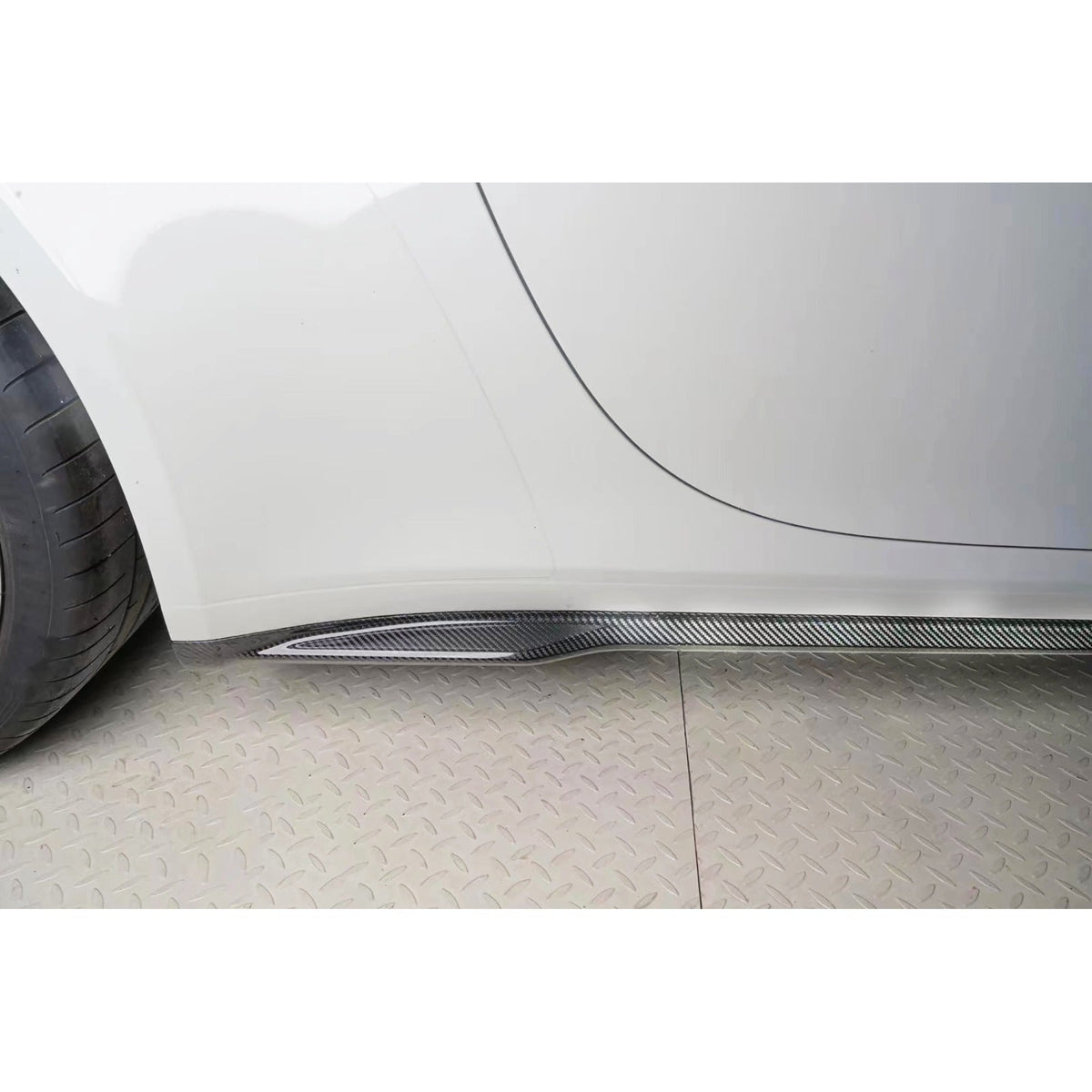 Carbon Fiber Side Skirts - Porsche 911 992 Carrera / Carrera S / Carrera 4 / Carrera 4S Coupe 2019-2024